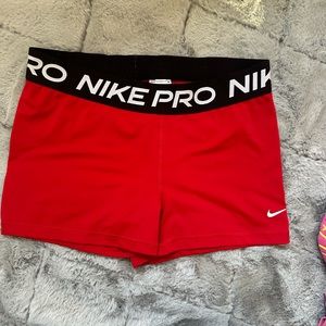 Nike Pro
Women's 3" Shorts